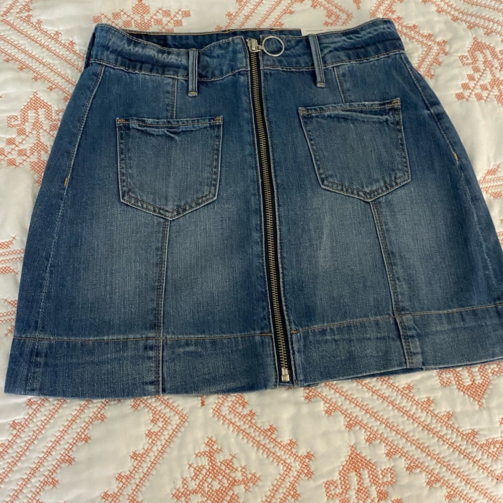 American Eagle denim zip up skirt size 0 NWT!